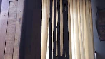 House, 3 Bedrooms | 3 bedrooms, individually decorated, individually furnished