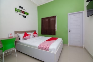 Standard Double Room | Free WiFi, bed sheets - Hotel O D'residence Syariah (Tegal)