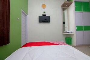 Standard Double Room | Free WiFi, bed sheets - Hotel O D'residence Syariah (Tegal)