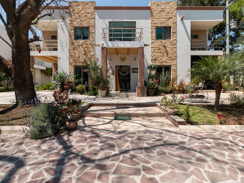 Capital O Hotel Vitalé Leon MX