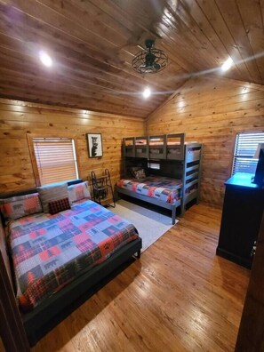 2 間睡房、免費 Wi-Fi、床單