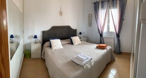 4 chambres, fer et planche Ă repasser, Wi-Fi, draps fournis