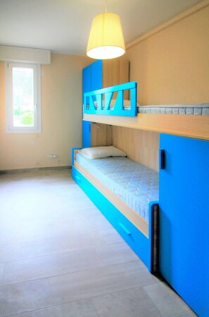 2 habitaciones, cuna de viaje, wifi y ropa de cama 