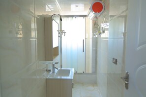 Ducha del cuarto de baño