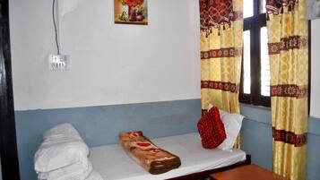6 bedrooms, in-room safe, laptop workspace, free WiFi