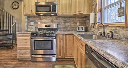 Stylish Creekside Cabin w/ Fire Pit Near Wineries