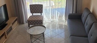 Modern 2 beds apartment 13km to OR Tambo Airport
