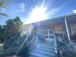 숙박 시설 정면