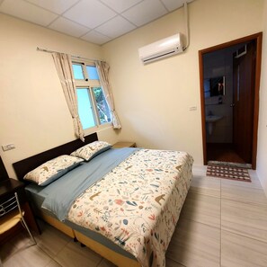 Habitación básica doble, para no fumadores, junto a la playa | Cortinas blackout, wifi gratis y ropa de cama 