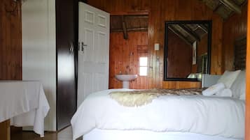 Ropa de cama de alta calidad, escritorio, wifi gratis y ropa de cama
