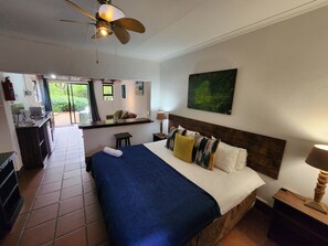 Basic Chalet | Desk, laptop workspace, free WiFi, bed sheets - Pine Valley Lodge (Lanseria)