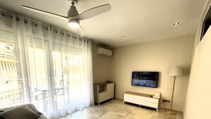 Unclassified image, 4 of 31, button - InmoBookin Leri-Mar, air-conditioned, swimming pool and two minutes from the sea (Salou)