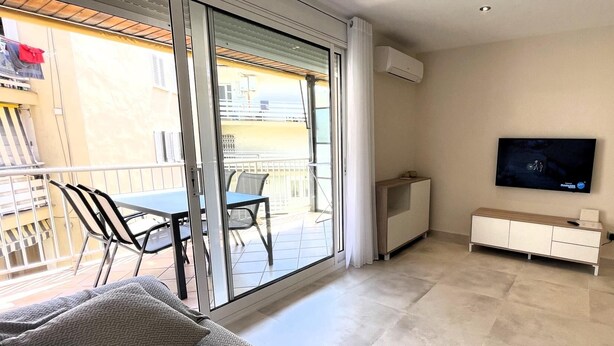 Unclassified image, 1 of 31, button - InmoBookin Leri-Mar, air-conditioned, swimming pool and two minutes from the sea (Salou)