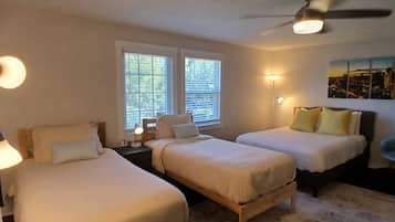 4 bedrooms, desk, iron/ironing board, travel crib
