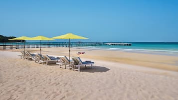 Plage, sable blanc, kayak