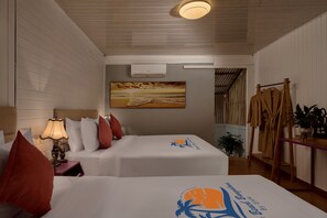 Hypo-allergenic bedding, desk, iron/ironing board, rollaway beds - Sandy Beach Bungalows by EHM (Koh Rong Sanloem)