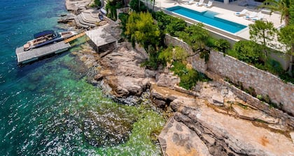 Beachfront Villa Seven Sins with Pool