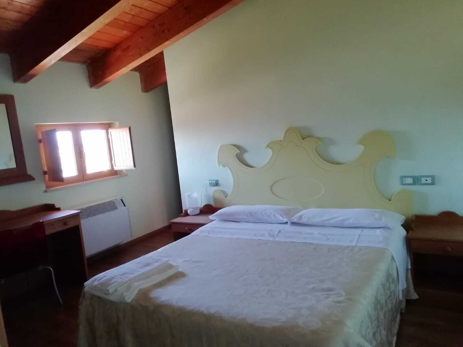 Free cots/infant beds, free WiFi, bed sheets