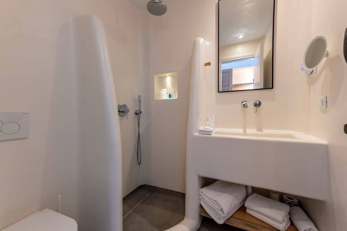 Baño | Regadera, amenidades de baño gratuitas, secadora de cabello, batas 