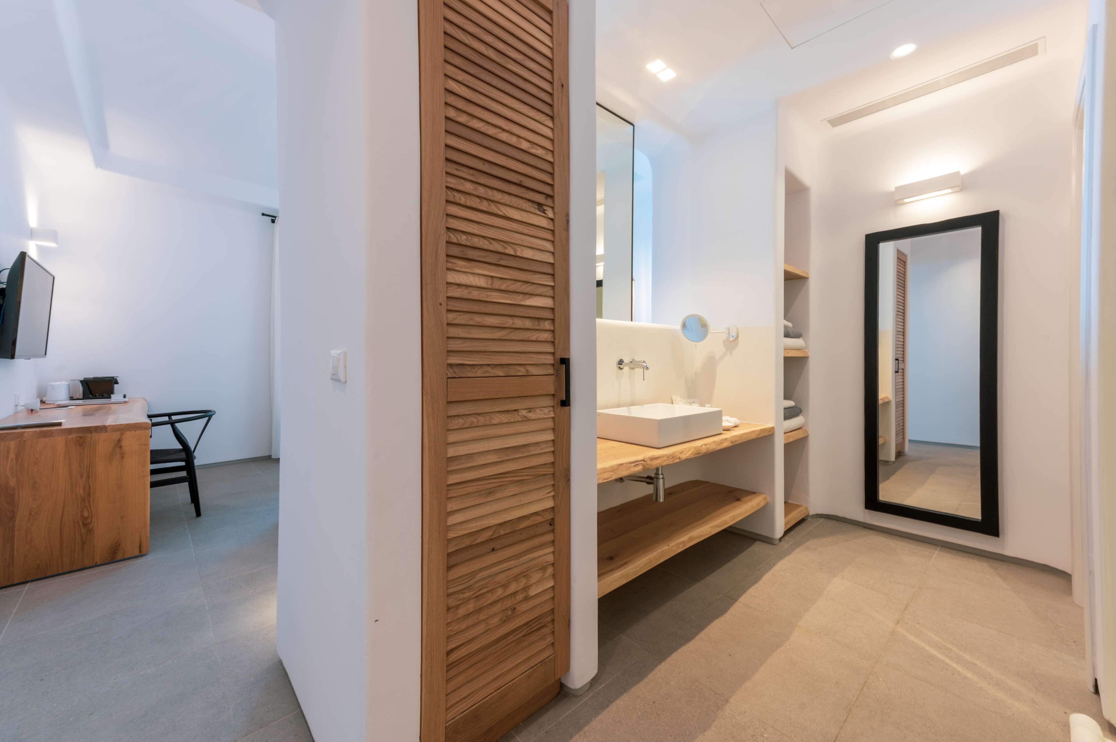 deluxe suite, private pool, sea view | 1 bedroom, minibar, in-room safe, soundproofing