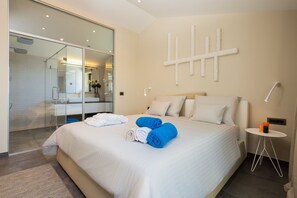 Deluxe Villa, 4 Bedrooms | 4 bedrooms, individually decorated, individually furnished, desk - Beachfront Villa Azzurro With Pool (Okrug)