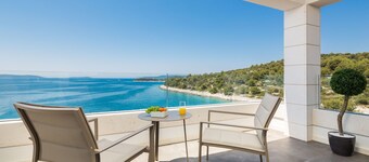 Beachfront Villa Azzurro With Pool