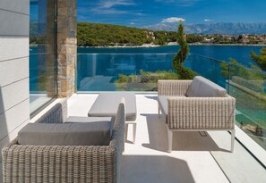 Terrace/patio - Luxury Villa Silent with Infinity Pool (Selca)