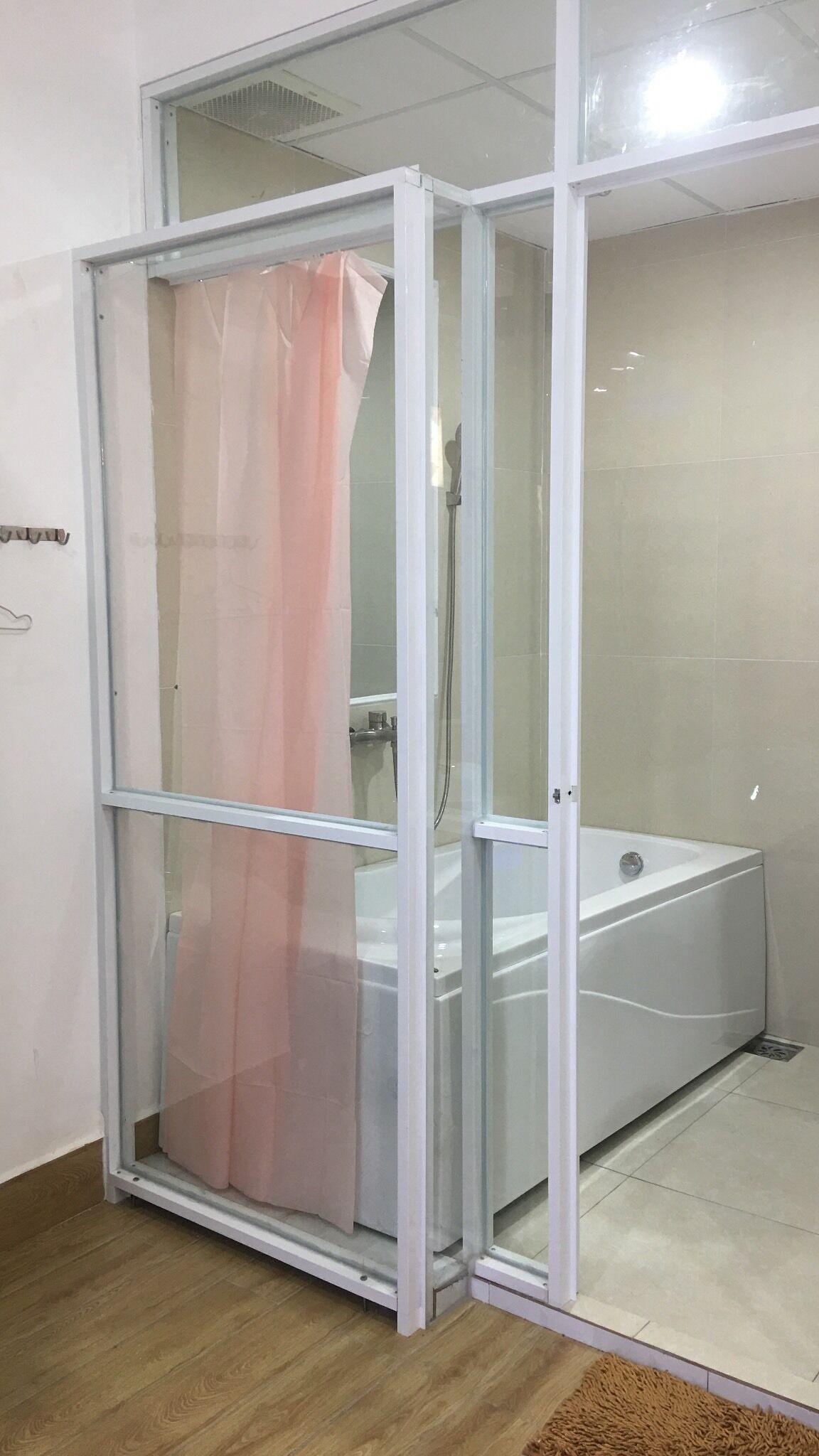 Deluxe Double Room | Bathroom | Shower, free toiletries, towels