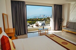 Family Studio | In-room safe, desk, blackout drapes, iron/ironing board - Amelie Apartment (Nha Trang)