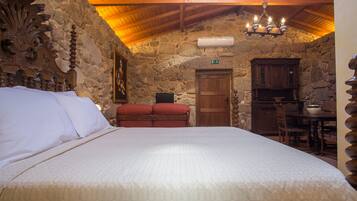 Studio | Soundproofing, rollaway beds, free WiFi