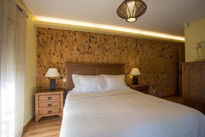 Soundproofing, rollaway beds, free WiFi