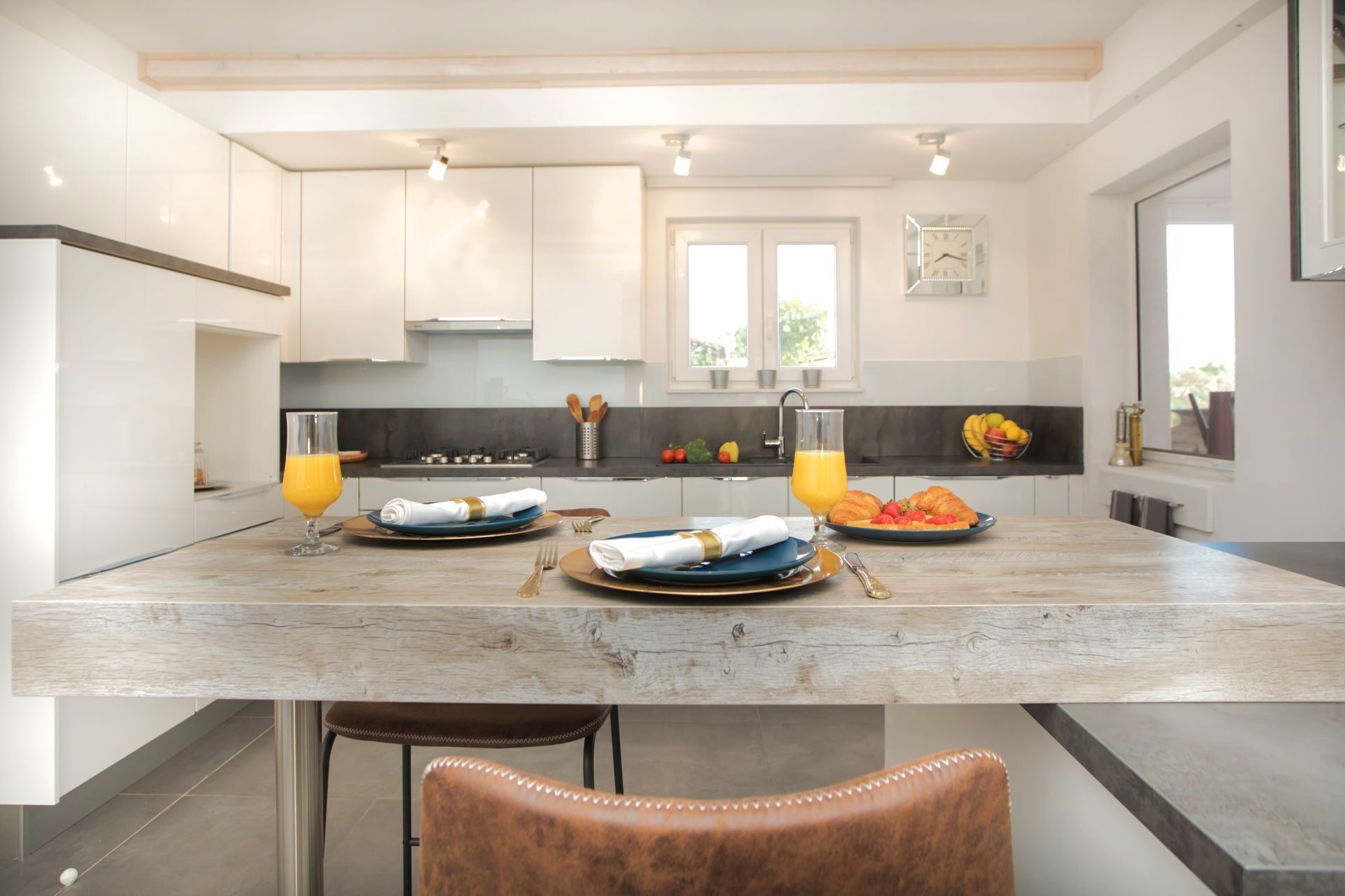 Villa | In-room dining