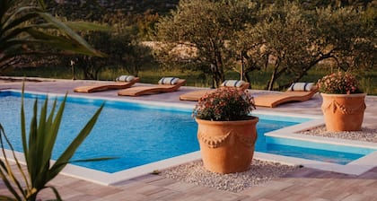 Villa Red Hacienda with Pool