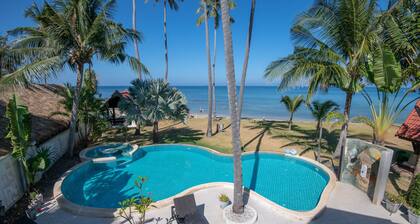 Amazing Beachfront Pool Villa