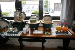 Daily buffet breakfast for a fee - Landgasthof Höfener Garten (Nuremberg)