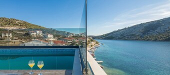 Beachfront Villa Seashell with Pool