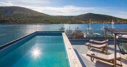 Beachfront Villa Seashell with Pool