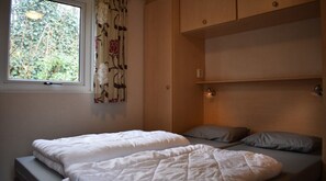 基础木屋 (4 Persons) | 免费婴儿床