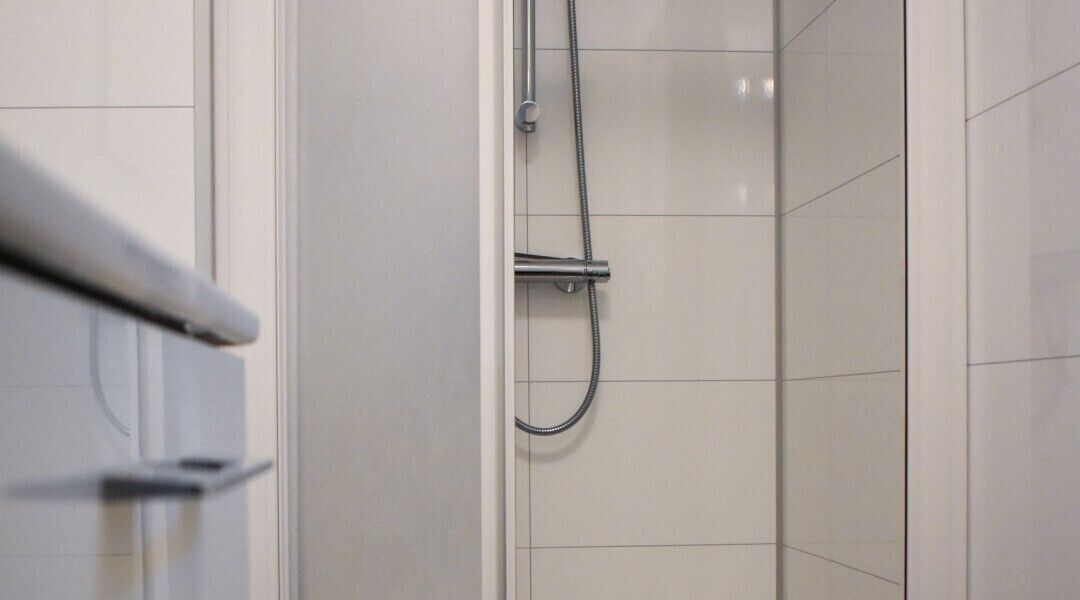 Basic Chalet (Eik 6 Persons) | Bathroom | Shower