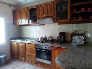 Apartment, 2 Bedrooms | Private kitchen