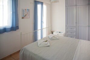 2 bedrooms, desk, iron/ironing board, travel cot