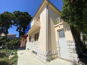 Fachada del alojamiento