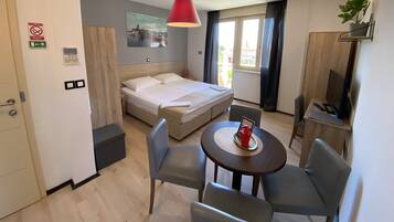 Superior Apartment | 1 bedroom, in-room safe, free cribs/infant beds, free WiFi