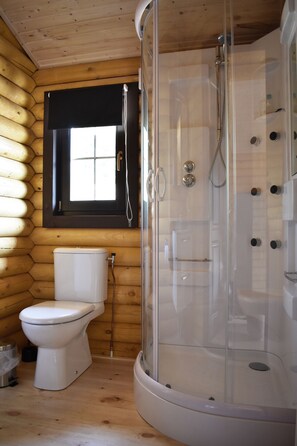 Cabin (Lodge) | Bathroom
