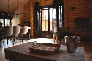 Stuga (Lodge) | Vardagsrum