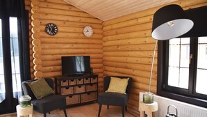 Cabin (Lodge) | Living room