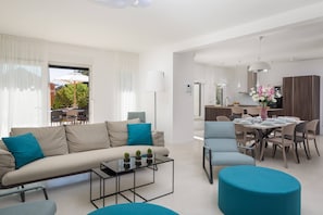 Living area - Luxury Villa Romeo with Heated Pool (Milna)