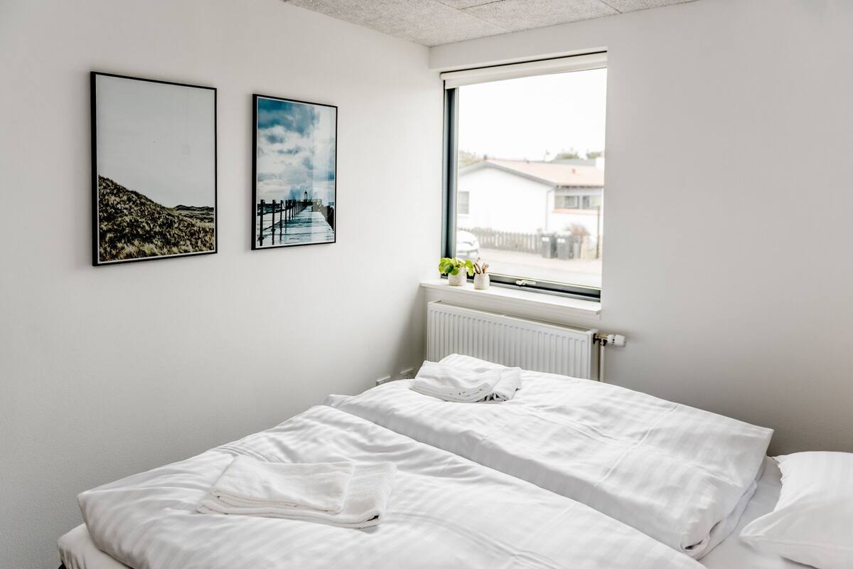 Iron/ironing board, rollaway beds, free WiFi, individually decorated