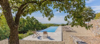 Sciaraviva, characteristic Sicilian house with pool.