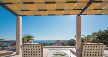 Luxury Villa Juliet with Heated Pool